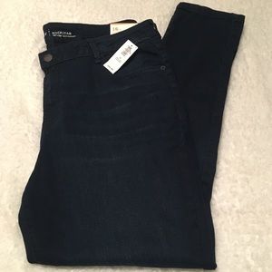 NWT dark wash Rockstar Mid Rise super skinny jeans